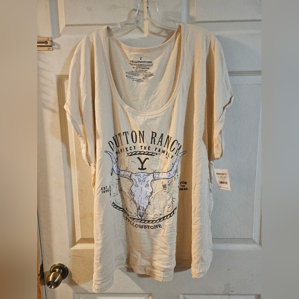 YELLOWSTONE PLUS SIZE DUTTON RANCH GRAPHIC TEE: SAND: NEW WITH TAGS: SIZE 4X